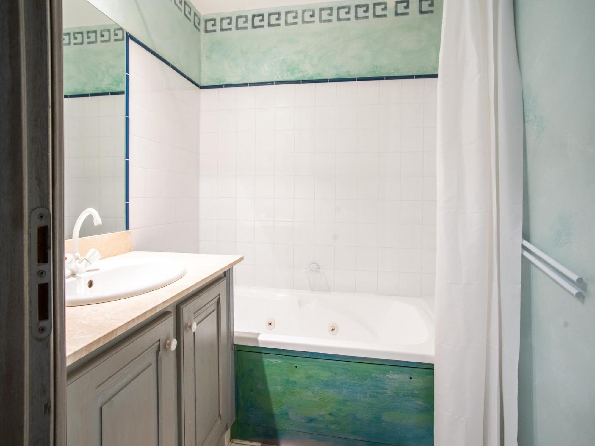 Cozy Apartment With Swimming Pool Terrace Garden Parking Montbrun-les-Bains Kültér fotó