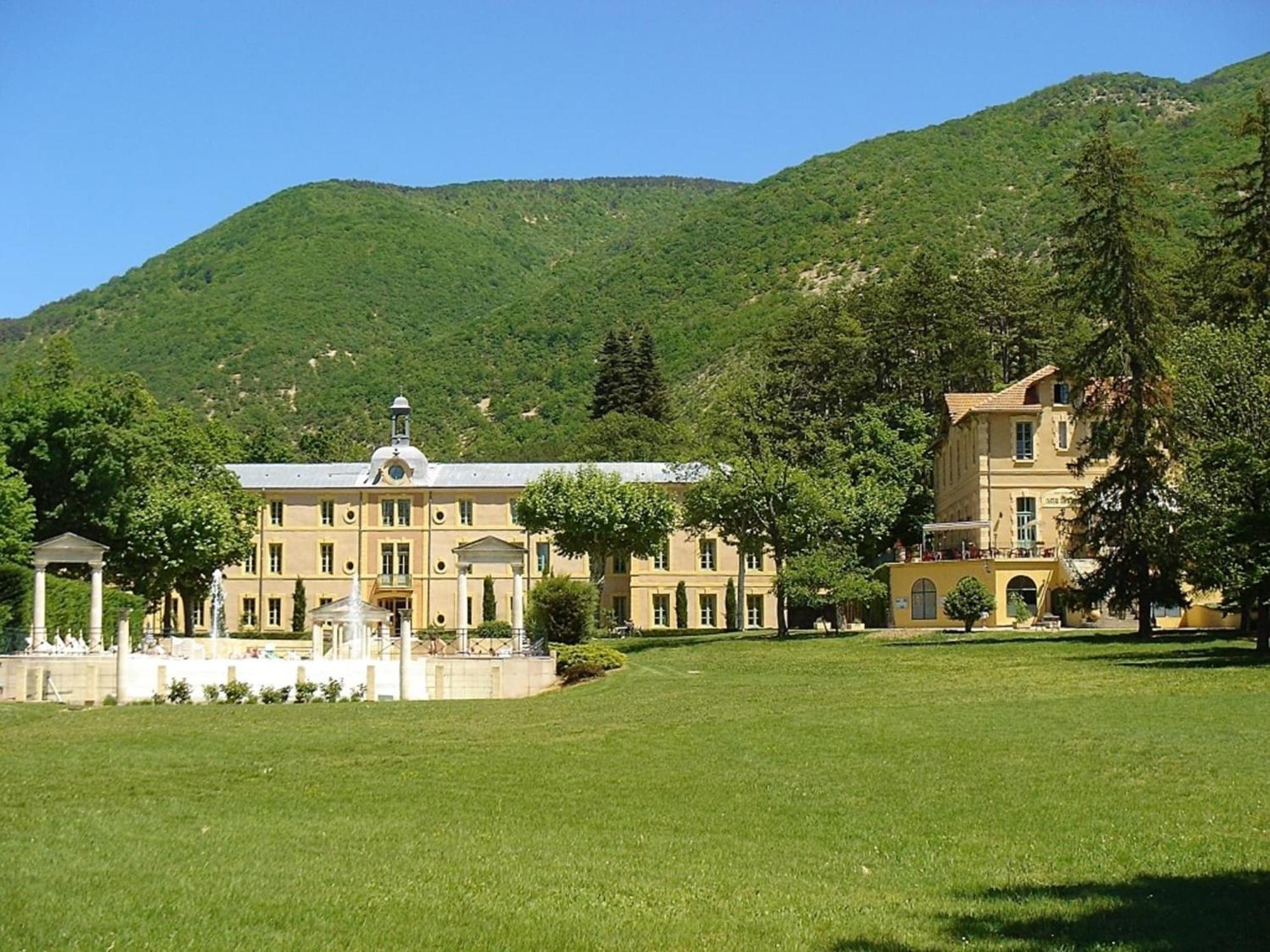 Cozy Apartment With Swimming Pool Terrace Garden Parking Montbrun-les-Bains Kültér fotó